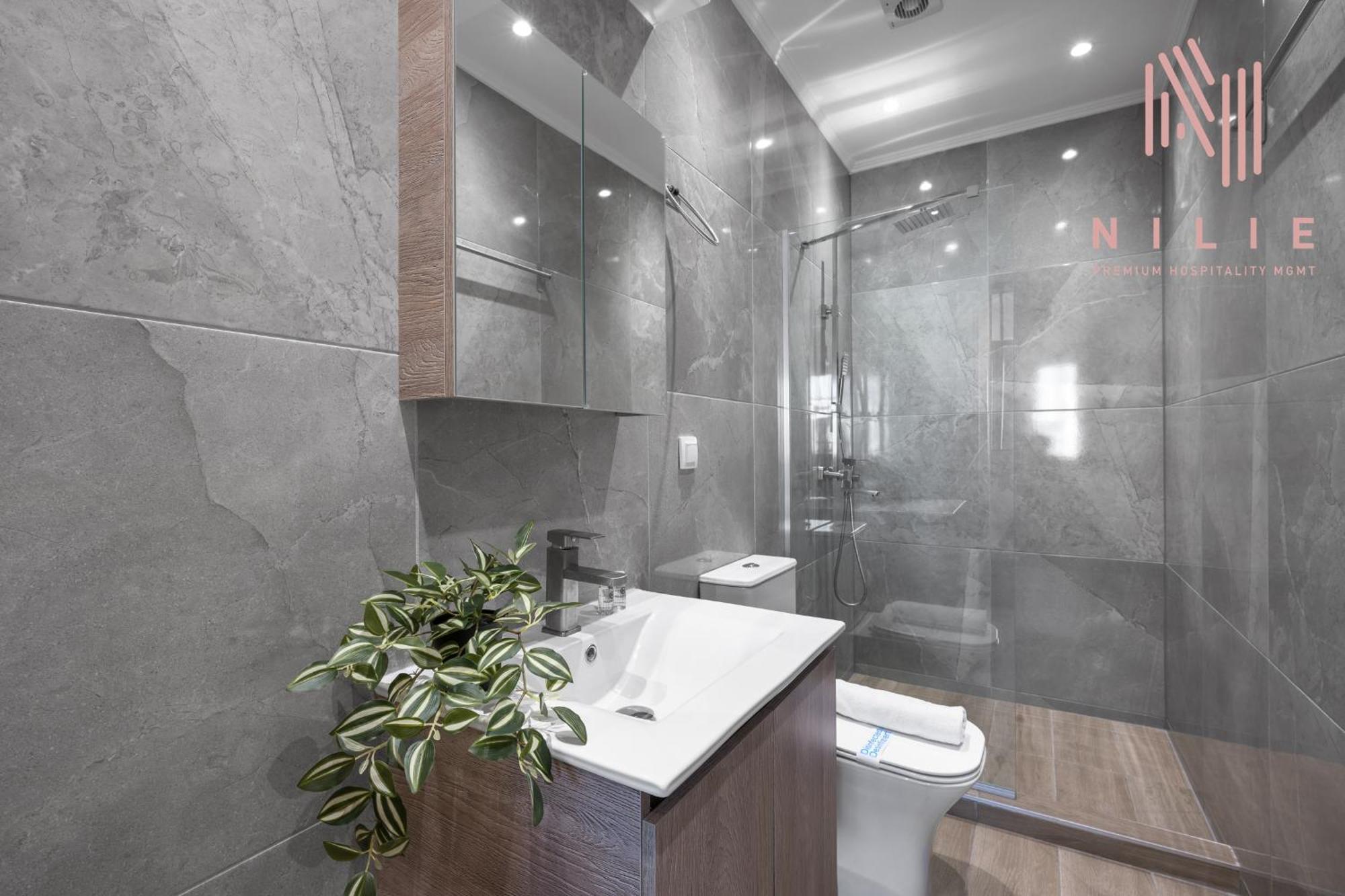 V1 Penthouse, Nilie Hospitality Mgmt Apartment Thessaloniki Exterior photo