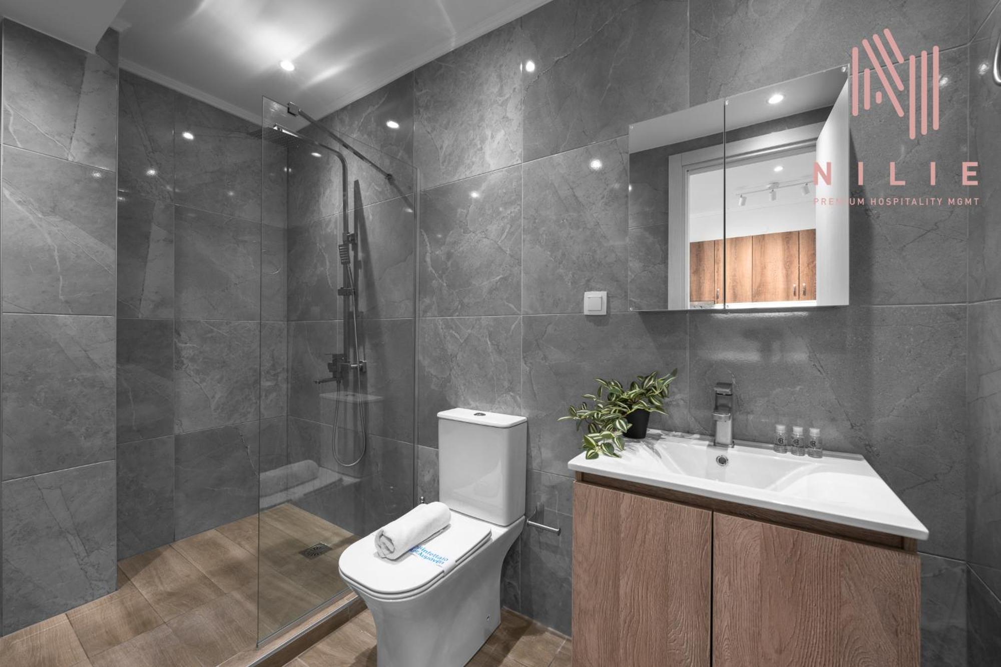 V1 Penthouse, Nilie Hospitality Mgmt Apartment Thessaloniki Exterior photo